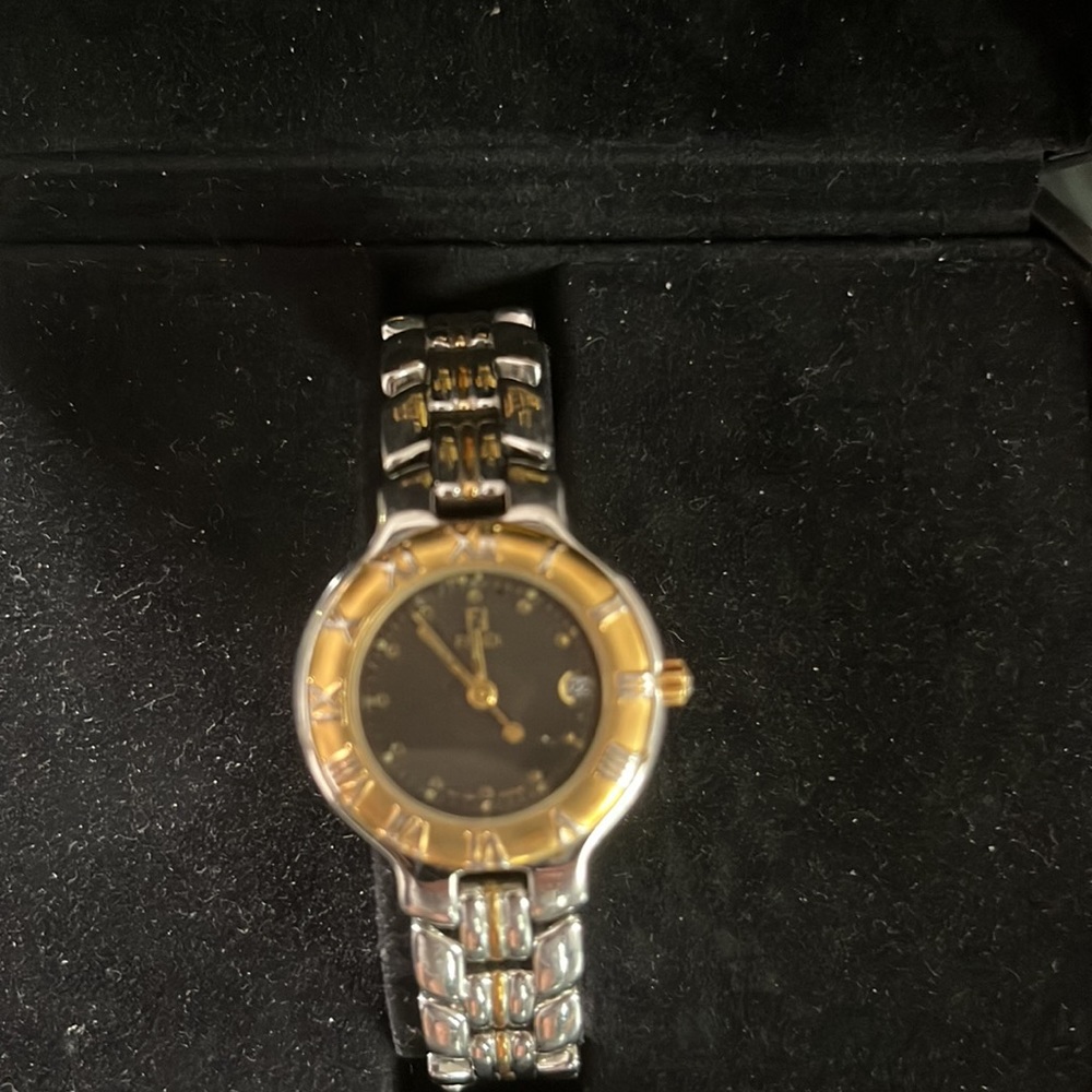Fendi Women’s Vintage Watch 1994 Silver Black Dial with original boxes & papers
